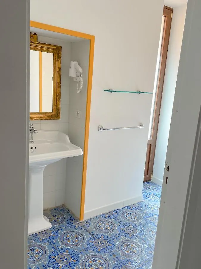 B&B Faraglione Città di Lipari 0*,